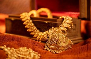 Gold Jewellery Buying Guide: How To Make The Right Choice