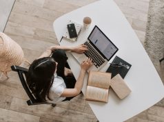 Von Virtuellen Klassenzimmern zu Intelligenten Prüfungen: KI im Bildungswesen Von Virtuellen Klassenzimmern zu Intelligenten Prüfungen: KI im Bildungswesen
